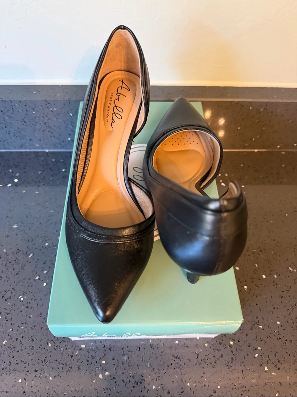 Abella Black Pointed-Toe Mid Heel Pumps